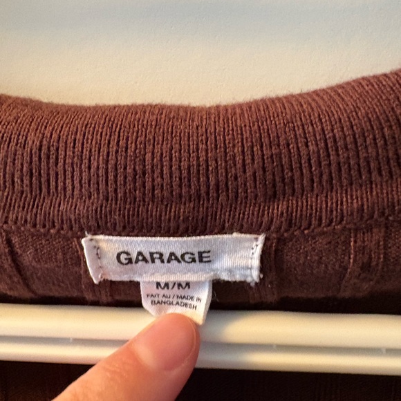 Garage Chocolate Ribbed V-Neck Crop Top - Picture 2 of 2